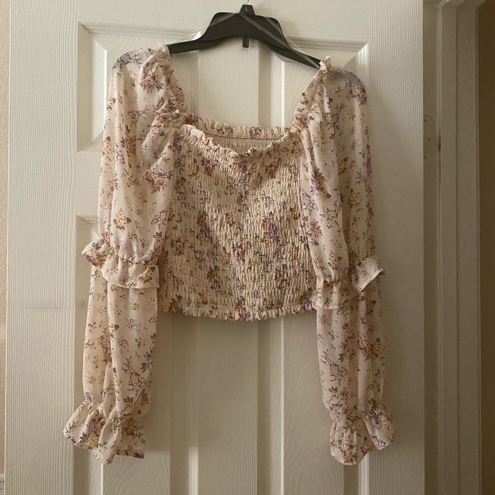 Puffy sleeve shirt